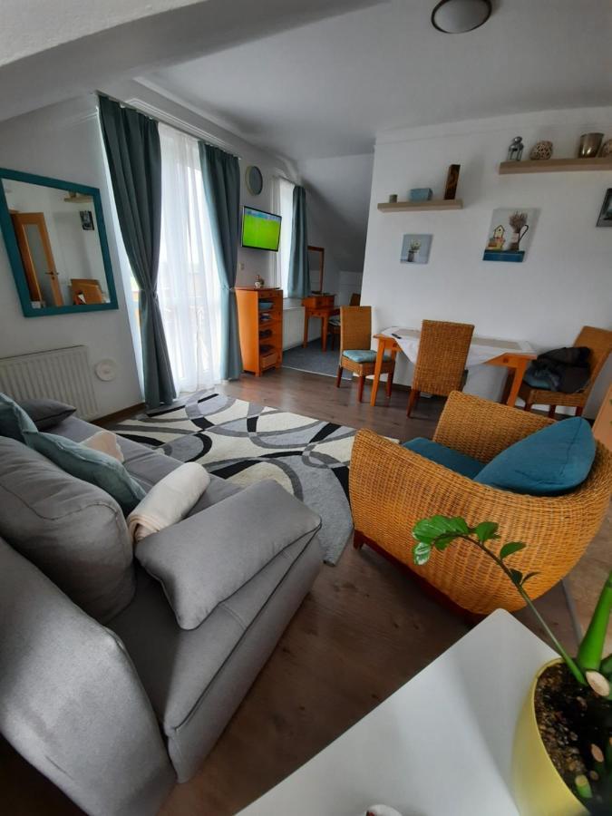 Kamilla Apartman Villapark Бік Екстер'єр фото