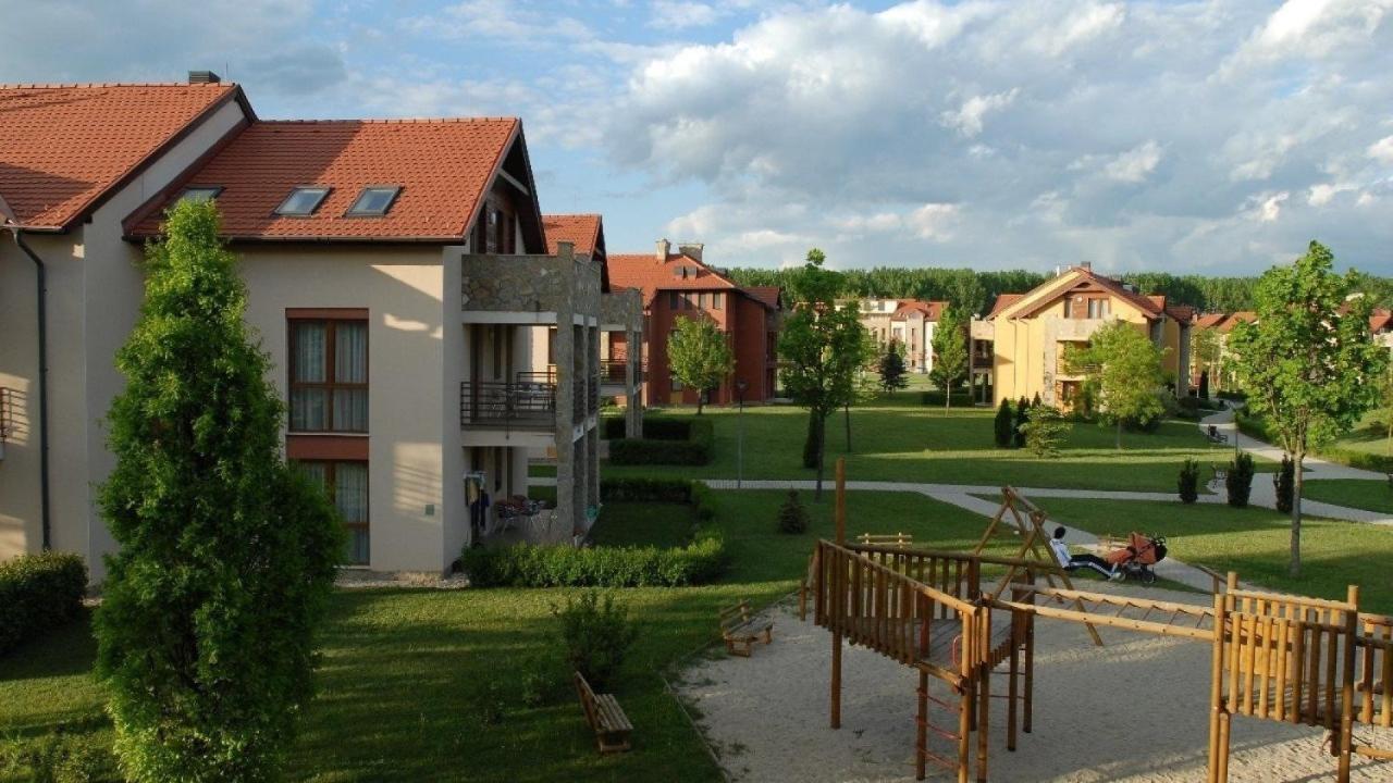 Kamilla Apartman Villapark Бік Екстер'єр фото